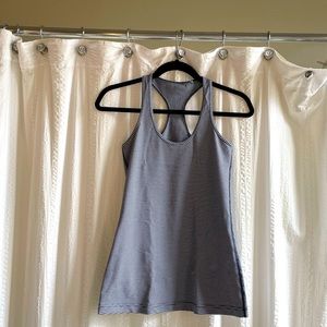 Lululemon cool Racerback sz 6